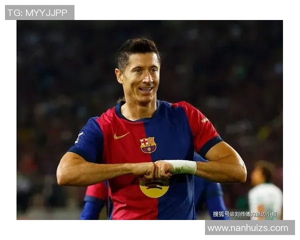 韩国当家足球明星因伤缺席重要比赛球迷惋惜期待早日复出